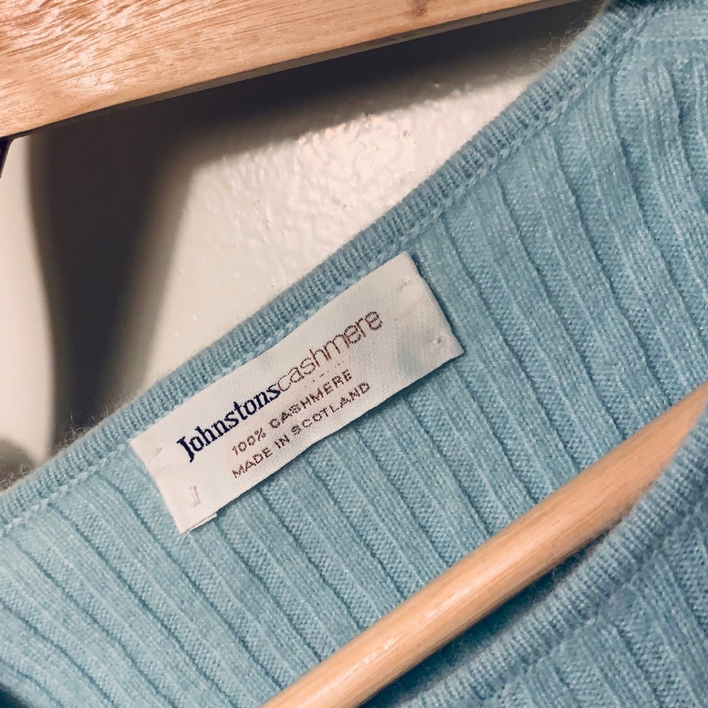 LIGHT BLUE JOHNSTONS CASHMERE LADIES SWEATER TOP